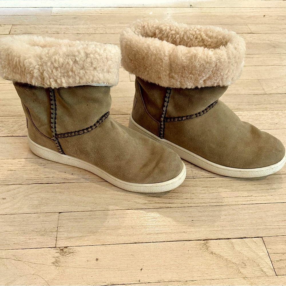 Ugg Olive Winter Boots